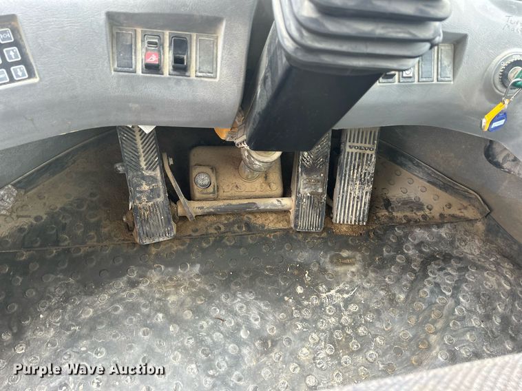 image for item DQ0890 2007 Volvo L180E  wheel loader