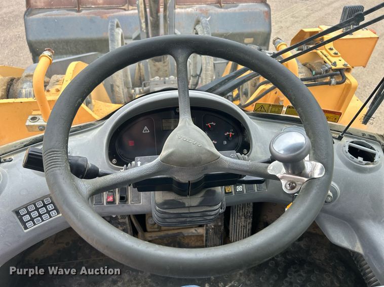 image for item DQ0890 2007 Volvo L180E  wheel loader
