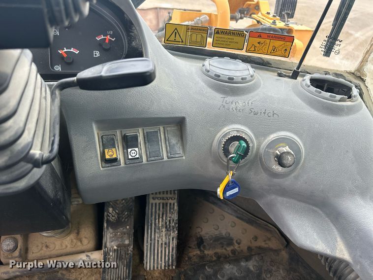 image for item DQ0890 2007 Volvo L180E  wheel loader