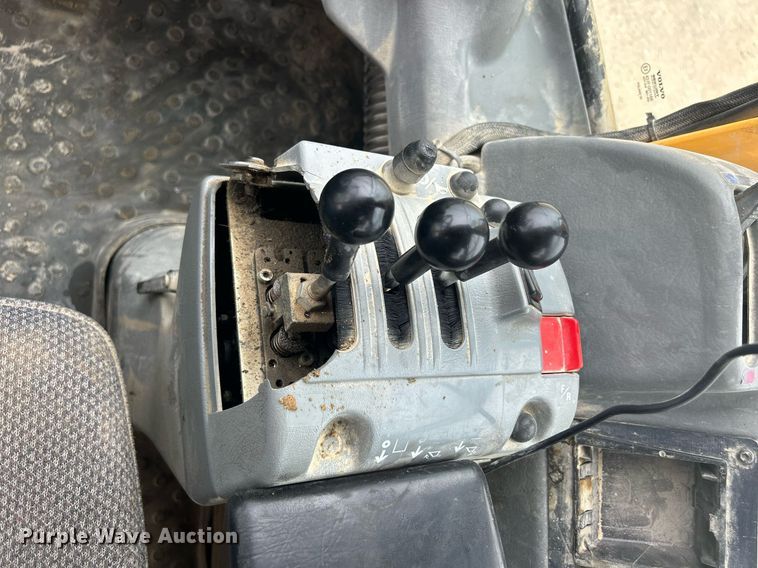 image for item DQ0890 2007 Volvo L180E  wheel loader