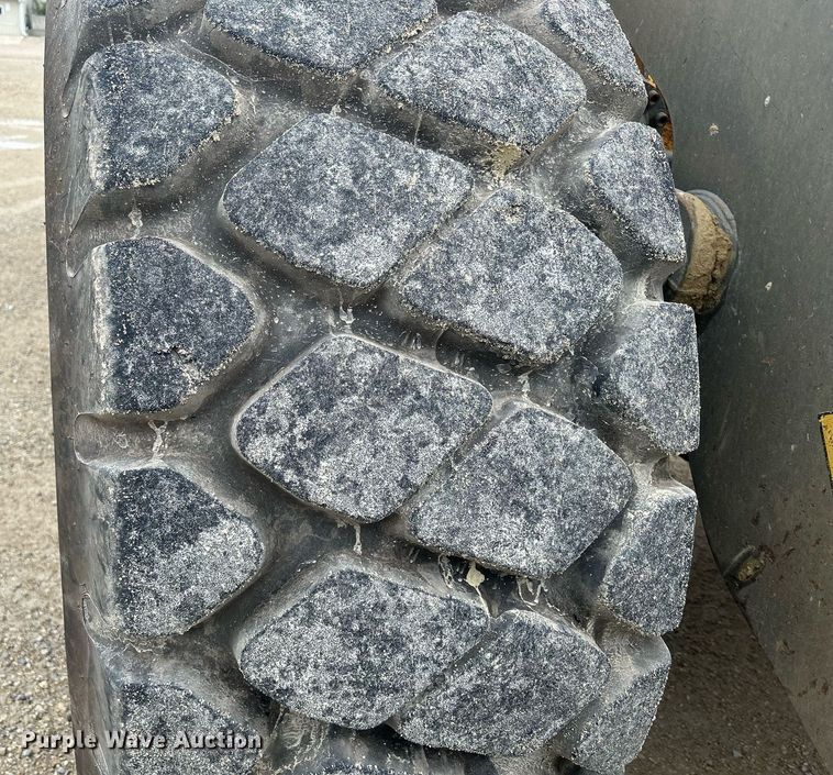 image for item DQ0890 2007 Volvo L180E  wheel loader