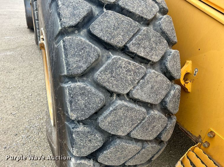 image for item DQ0890 2007 Volvo L180E  wheel loader