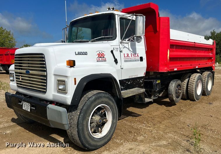 image for item DQ0891 1997 Ford LT9000  dump truck