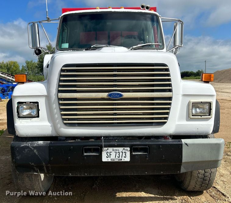 image for item DQ0891 1997 Ford LT9000  dump truck