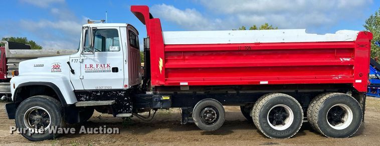 image for item DQ0891 1997 Ford LT9000  dump truck