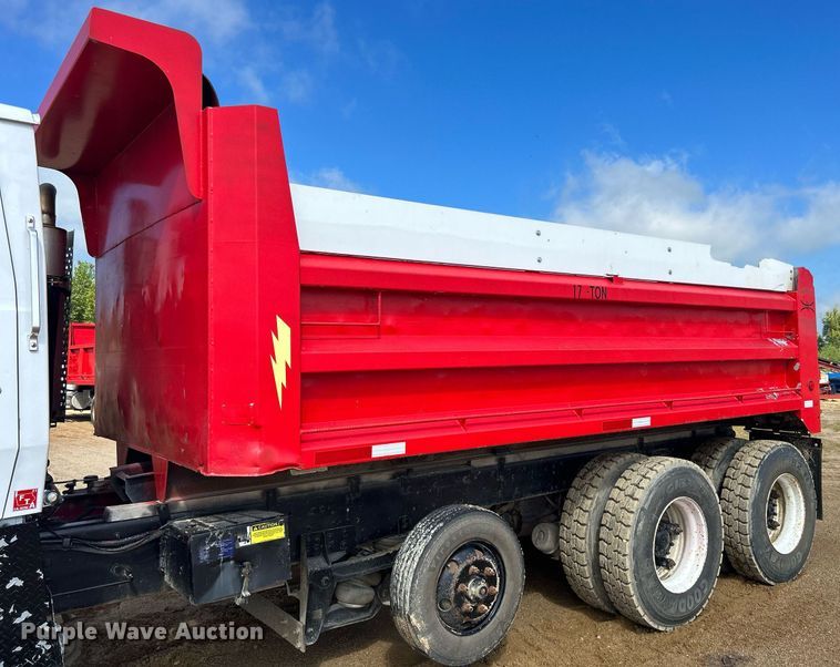 image for item DQ0891 1997 Ford LT9000  dump truck