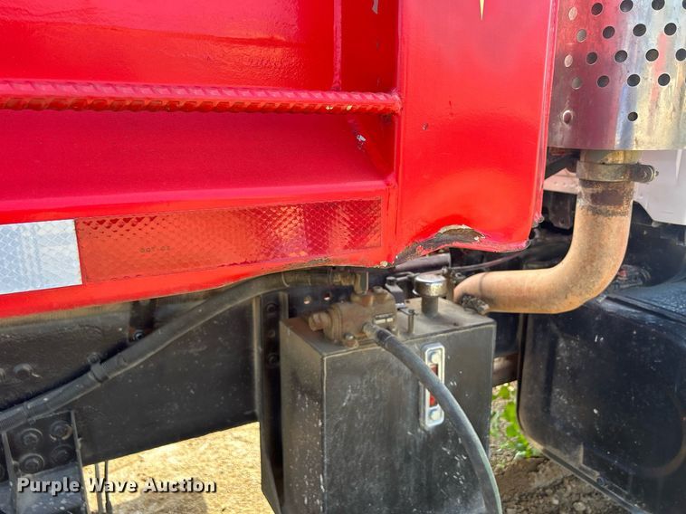 image for item DQ0891 1997 Ford LT9000  dump truck