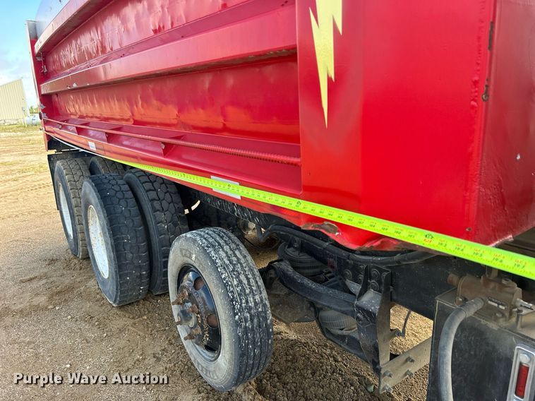 image for item DQ0891 1997 Ford LT9000  dump truck