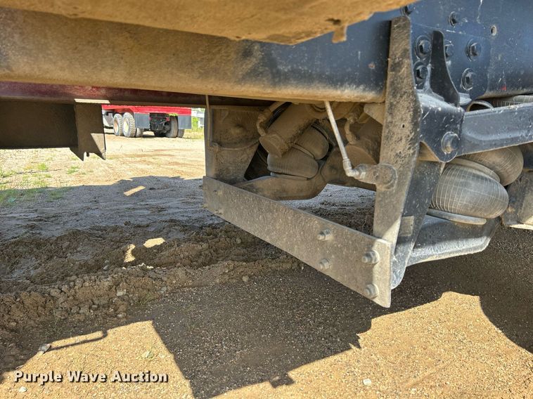 image for item DQ0891 1997 Ford LT9000  dump truck