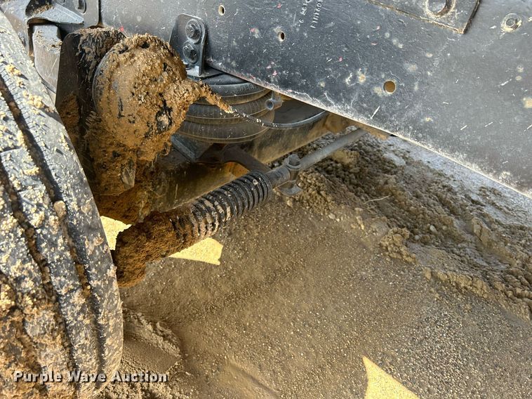 image for item DQ0891 1997 Ford LT9000  dump truck