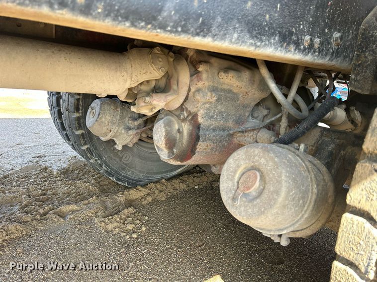 image for item DQ0891 1997 Ford LT9000  dump truck