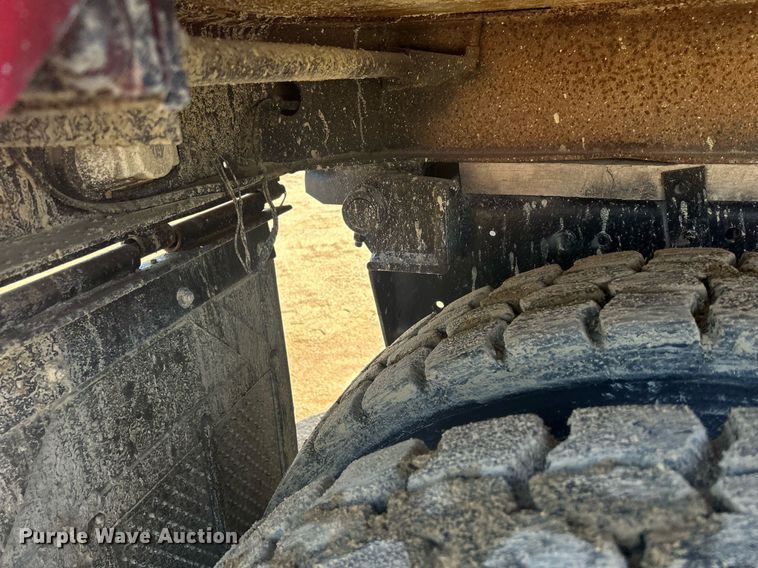 image for item DQ0891 1997 Ford LT9000  dump truck