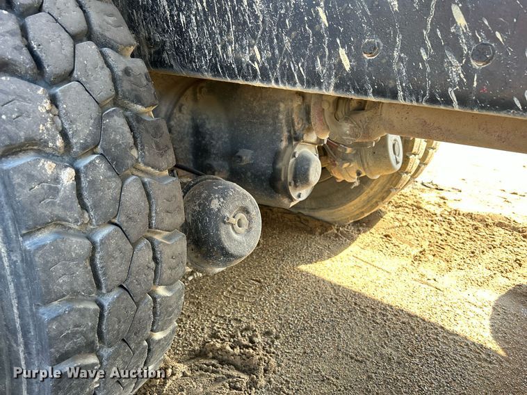 image for item DQ0891 1997 Ford LT9000  dump truck