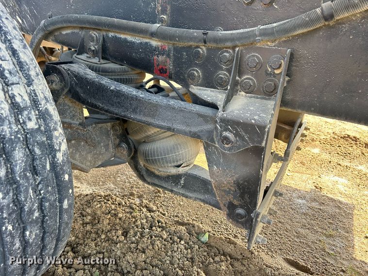 image for item DQ0891 1997 Ford LT9000  dump truck