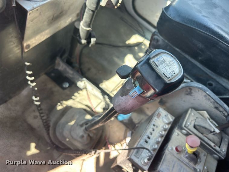 image for item DQ0891 1997 Ford LT9000  dump truck