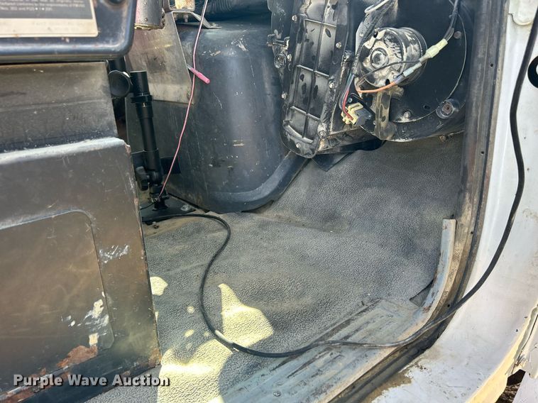 image for item DQ0891 1997 Ford LT9000  dump truck