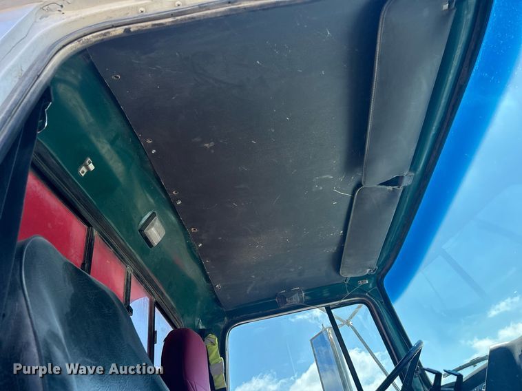 image for item DQ0891 1997 Ford LT9000  dump truck