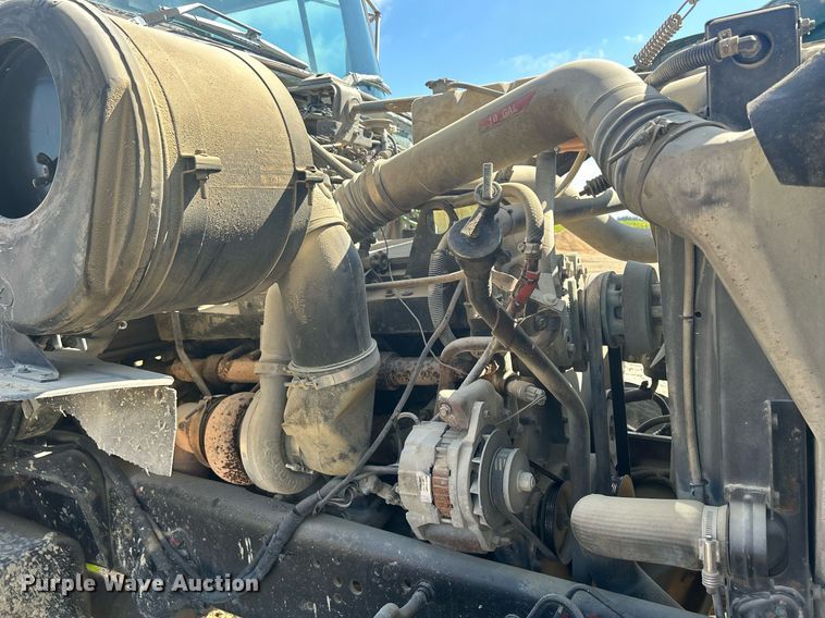 image for item DQ0891 1997 Ford LT9000  dump truck