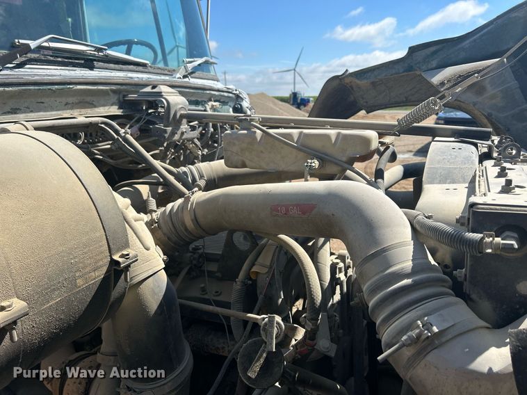 image for item DQ0891 1997 Ford LT9000  dump truck