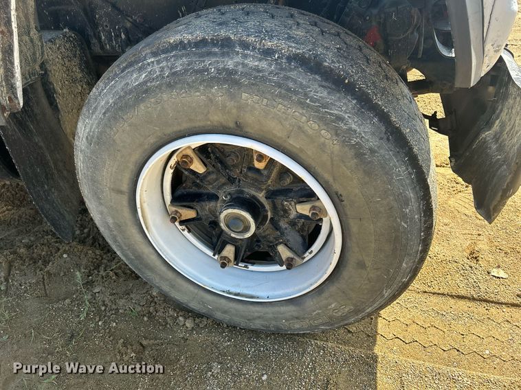 image for item DQ0891 1997 Ford LT9000  dump truck