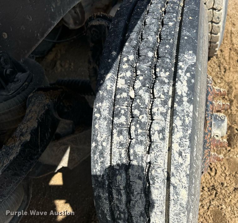 image for item DQ0891 1997 Ford LT9000  dump truck