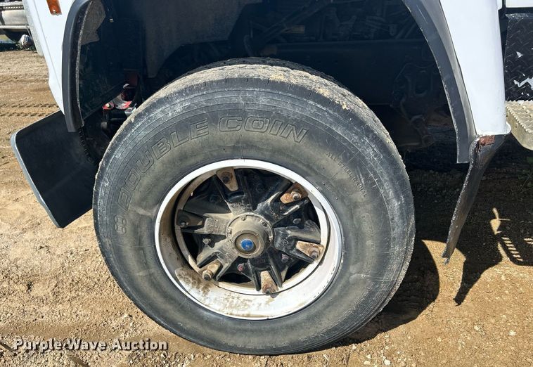 image for item DQ0891 1997 Ford LT9000  dump truck