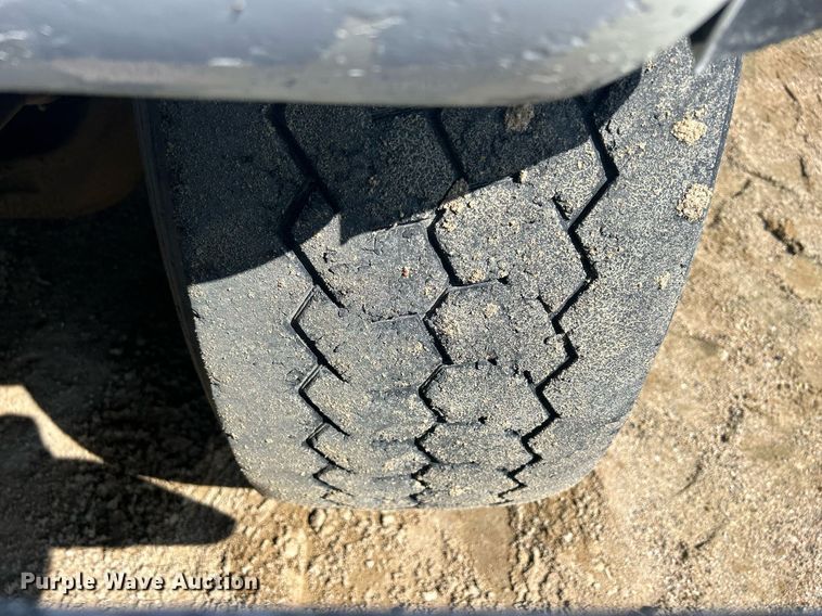 image for item DQ0891 1997 Ford LT9000  dump truck