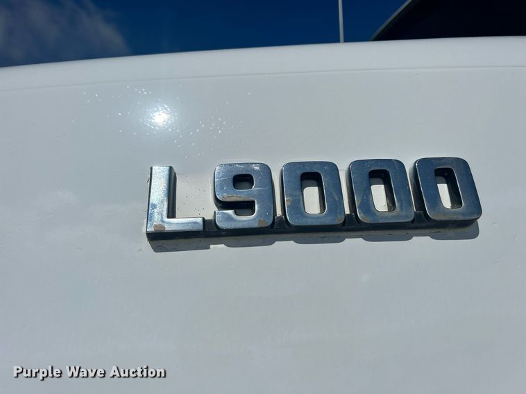 image for item DQ0891 1997 Ford LT9000  dump truck