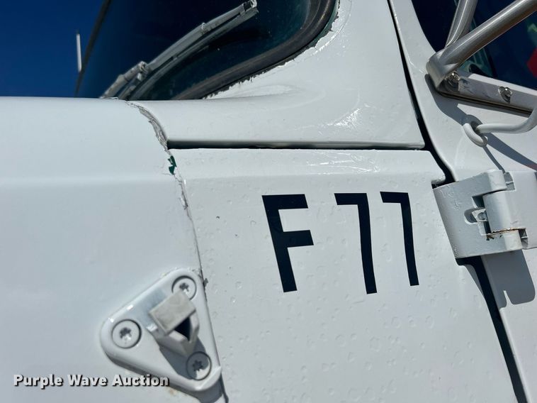 image for item DQ0891 1997 Ford LT9000  dump truck