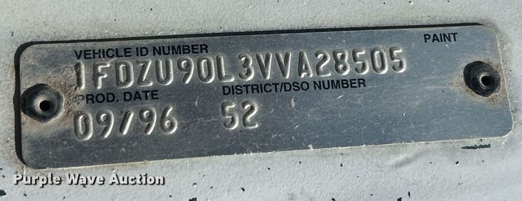 image for item DQ0891 1997 Ford LT9000  dump truck