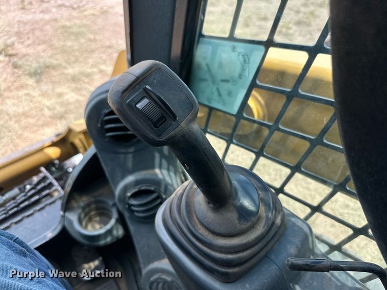 image for item DQ1340 2015 Caterpillar 259D  tracked skid steer loader