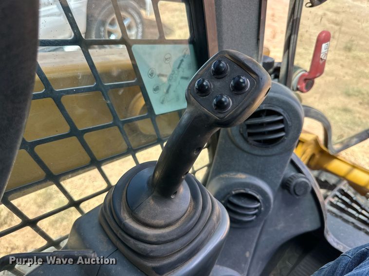 image for item DQ1340 2015 Caterpillar 259D  tracked skid steer loader