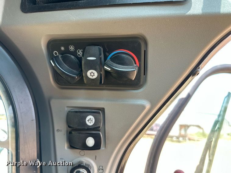 image for item DQ1340 2015 Caterpillar 259D  tracked skid steer loader