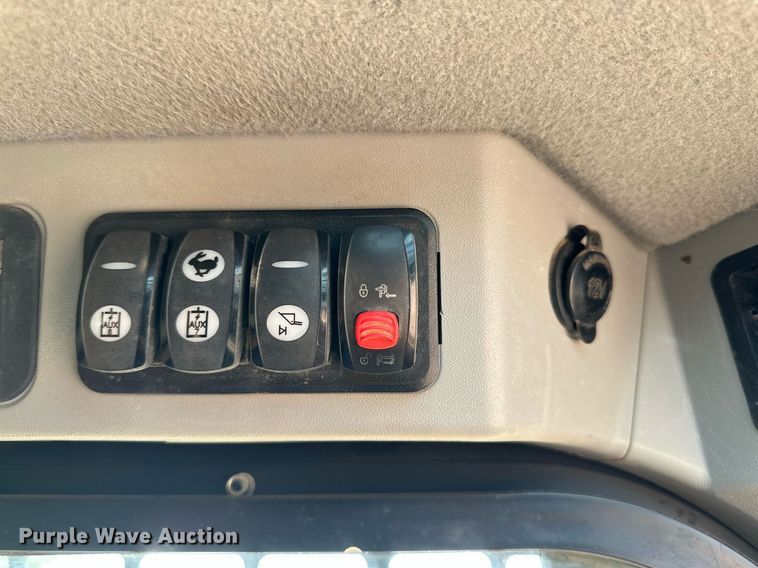 image for item DQ1340 2015 Caterpillar 259D  tracked skid steer loader