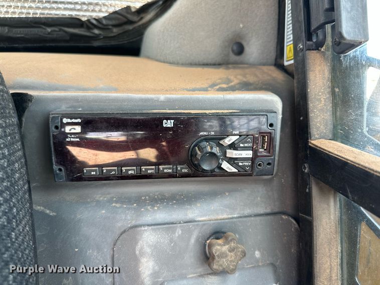 image for item DQ1340 2015 Caterpillar 259D  tracked skid steer loader