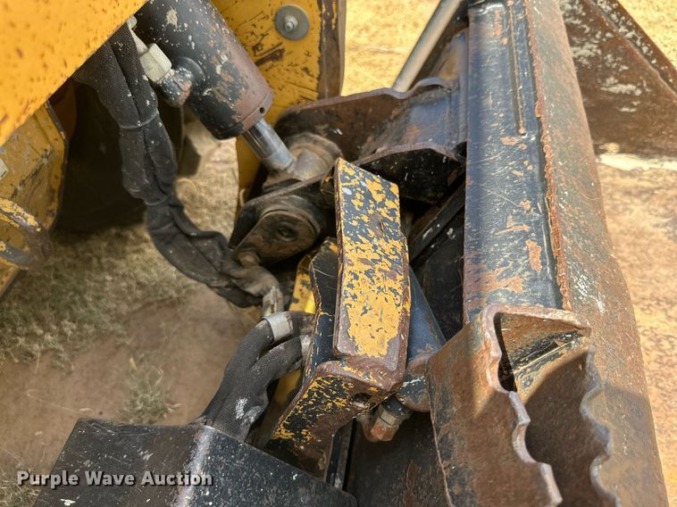 image for item DQ1341 2008 Caterpillar 242B2  skid steer loader