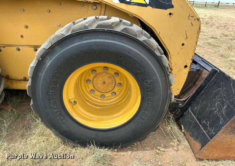 image for item DQ1341 2008 Caterpillar 242B2  skid steer loader