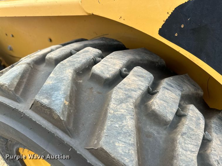 image for item DQ1341 2008 Caterpillar 242B2  skid steer loader