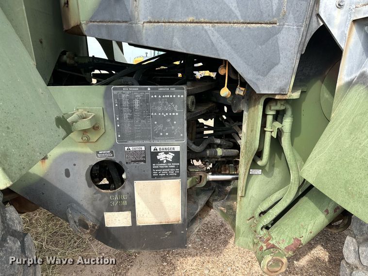 image for item DQ1366 1983 International M100A  wheel loader