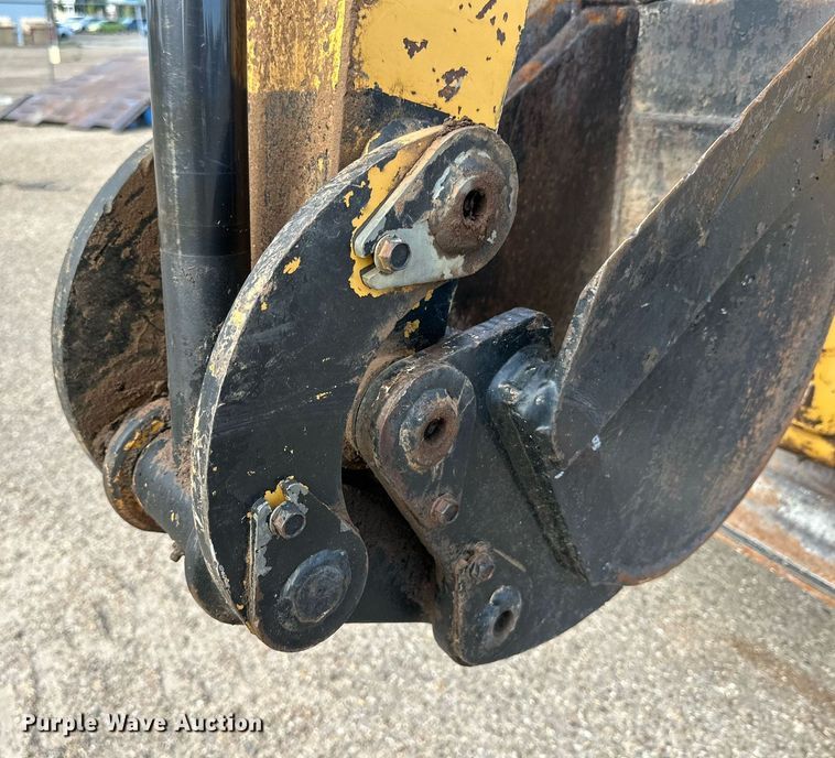 image for item DQ1368 2009 Vermeer RTX750  trencher