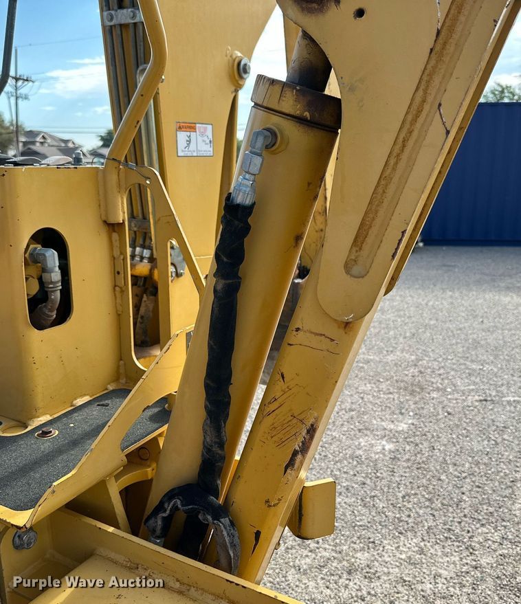 image for item DQ1368 2009 Vermeer RTX750  trencher