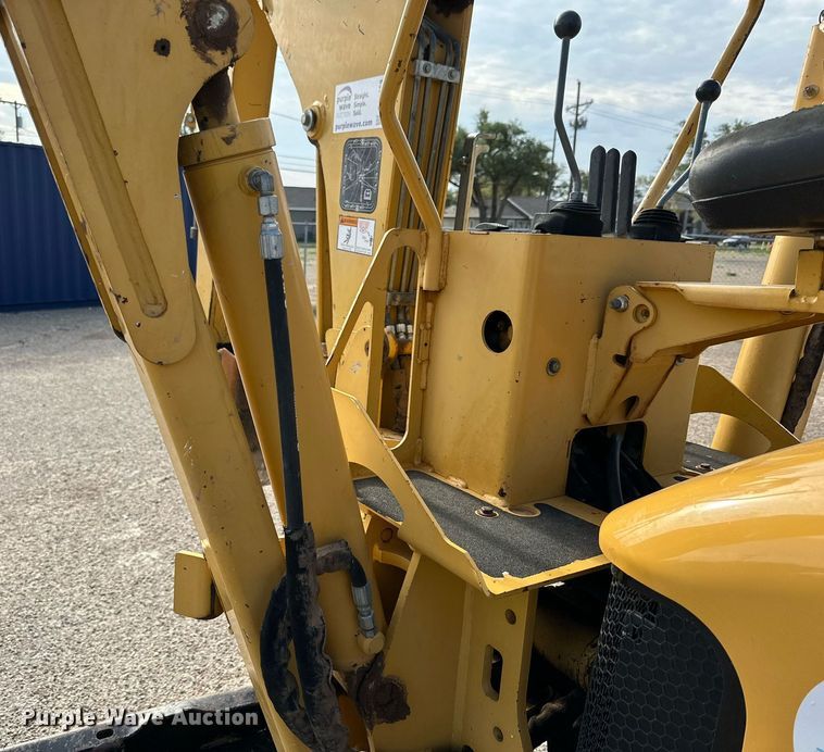 image for item DQ1368 2009 Vermeer RTX750  trencher