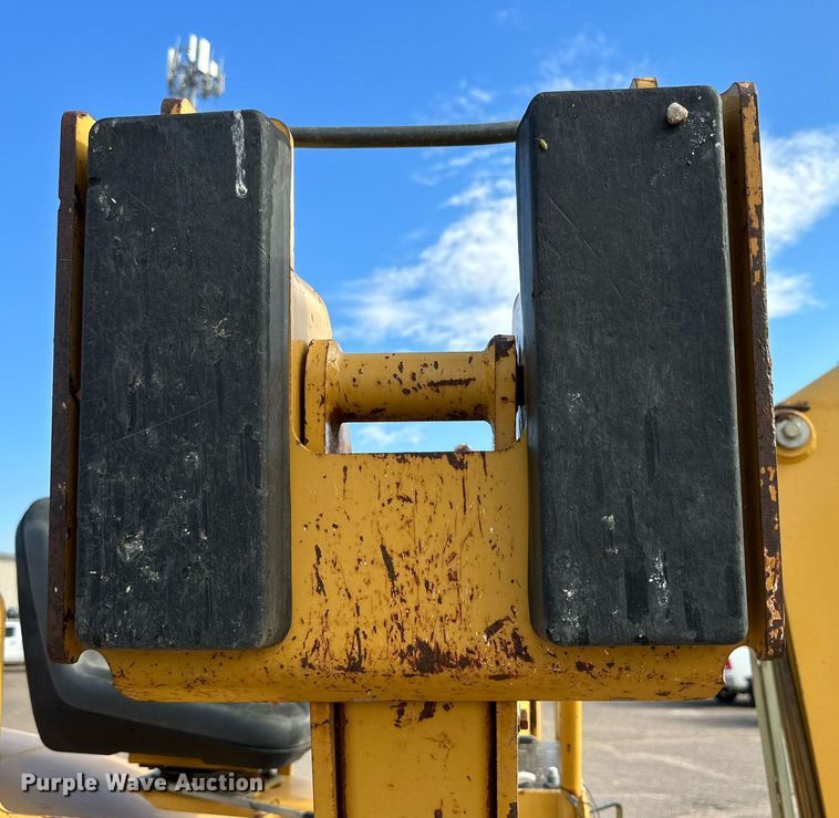 image for item DQ1368 2009 Vermeer RTX750  trencher