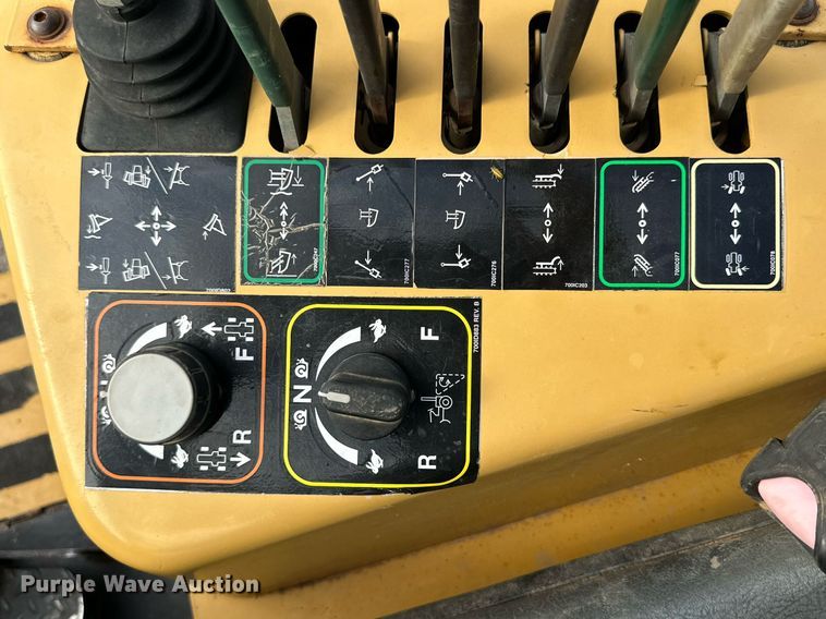 image for item DQ1368 2009 Vermeer RTX750  trencher