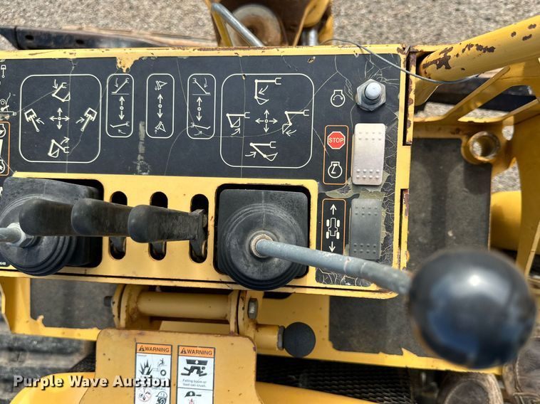 image for item DQ1368 2009 Vermeer RTX750  trencher