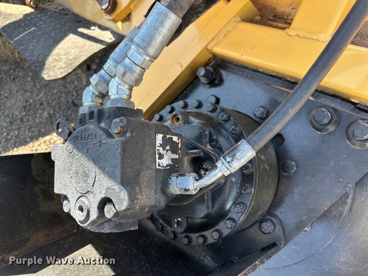 image for item DQ1368 2009 Vermeer RTX750  trencher