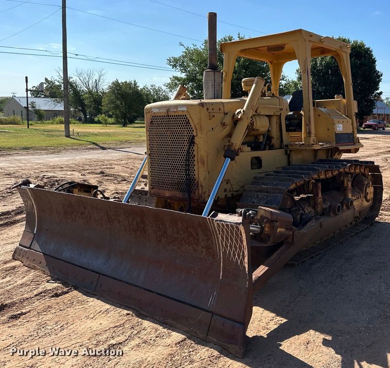 image for item DQ1371 1984 Caterpillar D6D  dozer