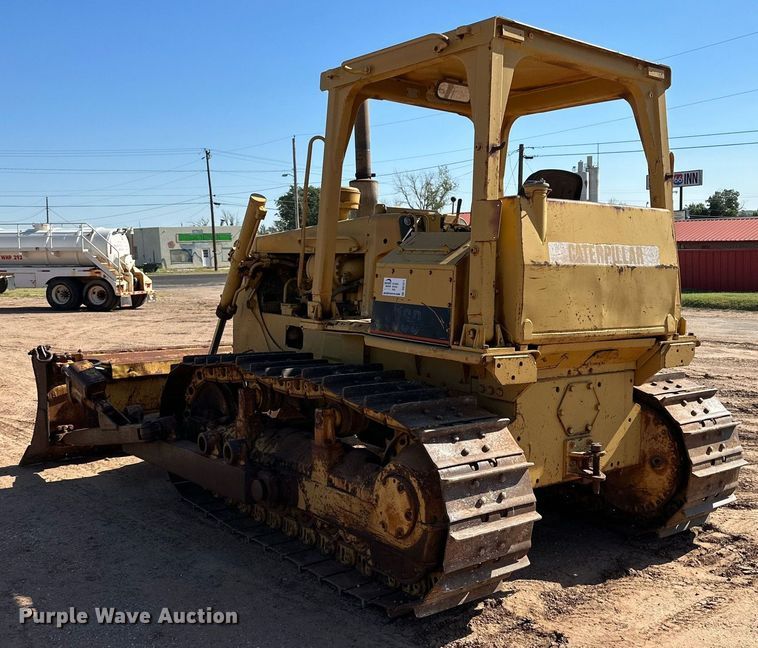 image for item DQ1371 1984 Caterpillar D6D  dozer