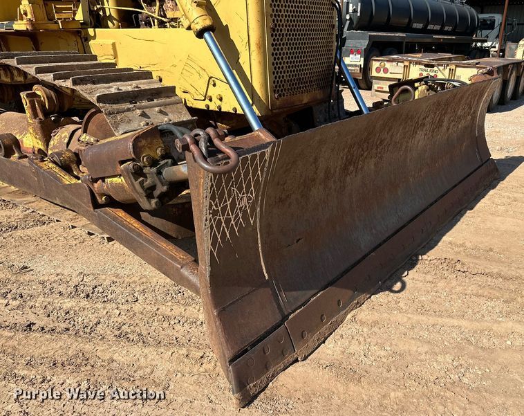 image for item DQ1371 1984 Caterpillar D6D  dozer