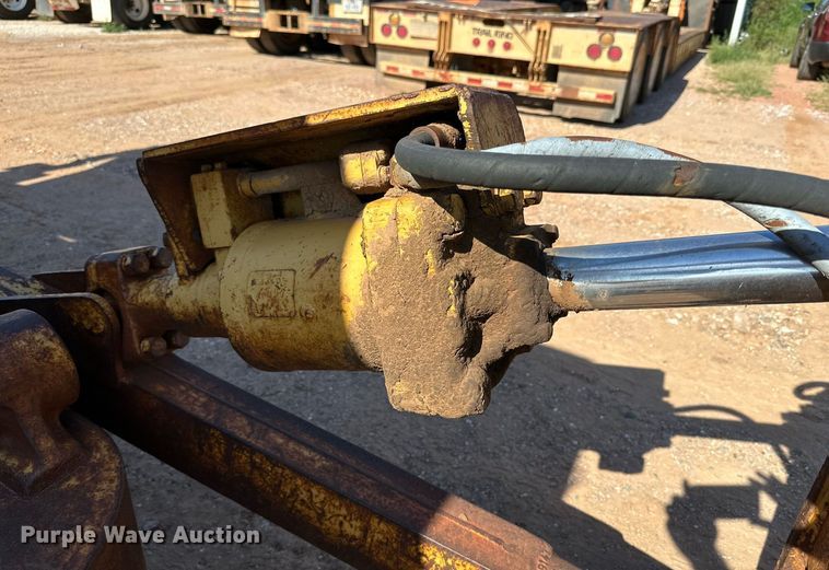 image for item DQ1371 1984 Caterpillar D6D  dozer